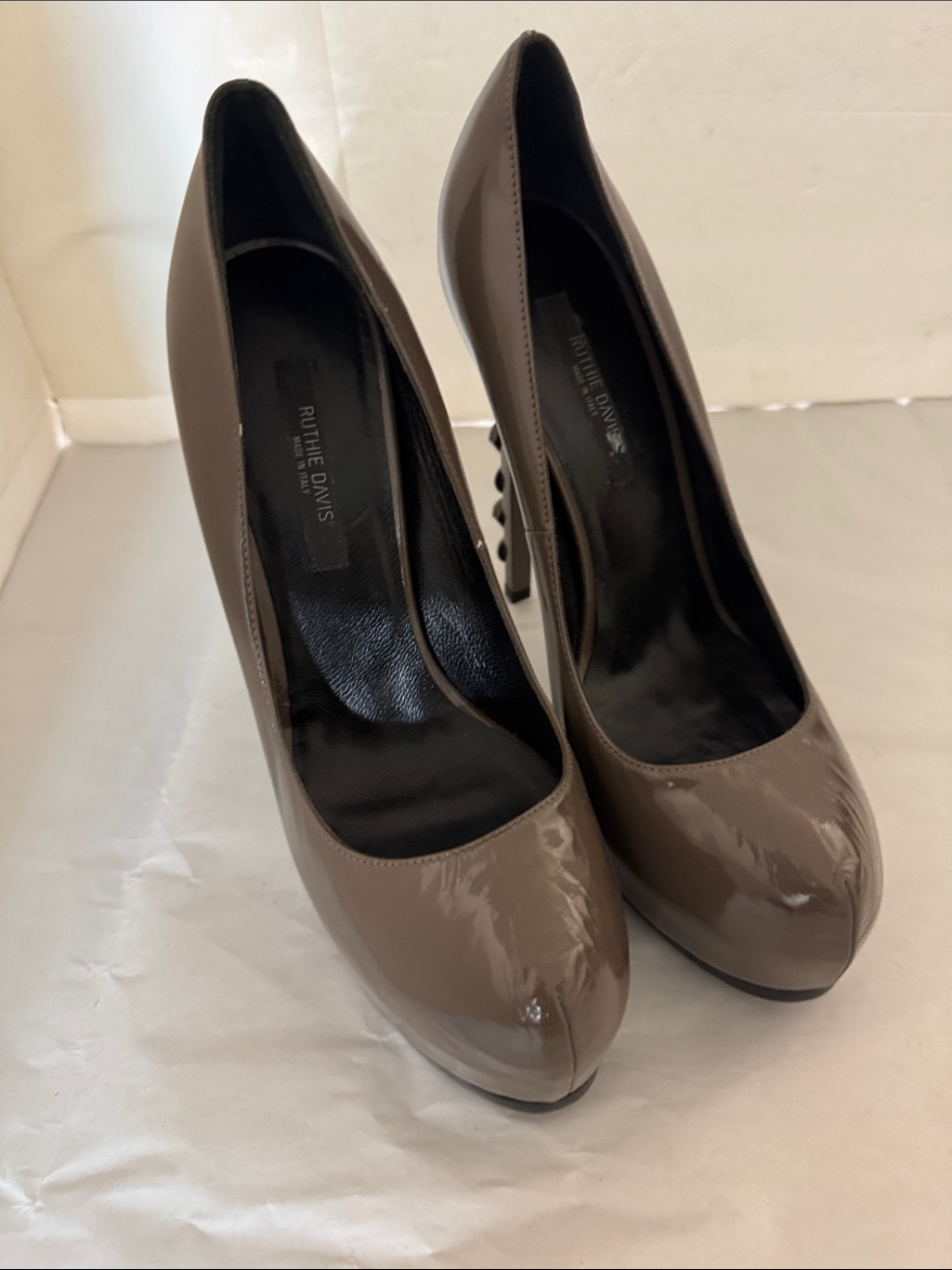 Ruthie Davis Taupe Patent Platform Pumps High Heels Size 9.5